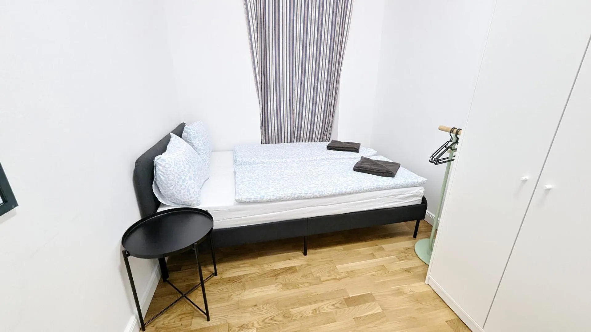 Spacious Apartment In A Lively Area Vienna
