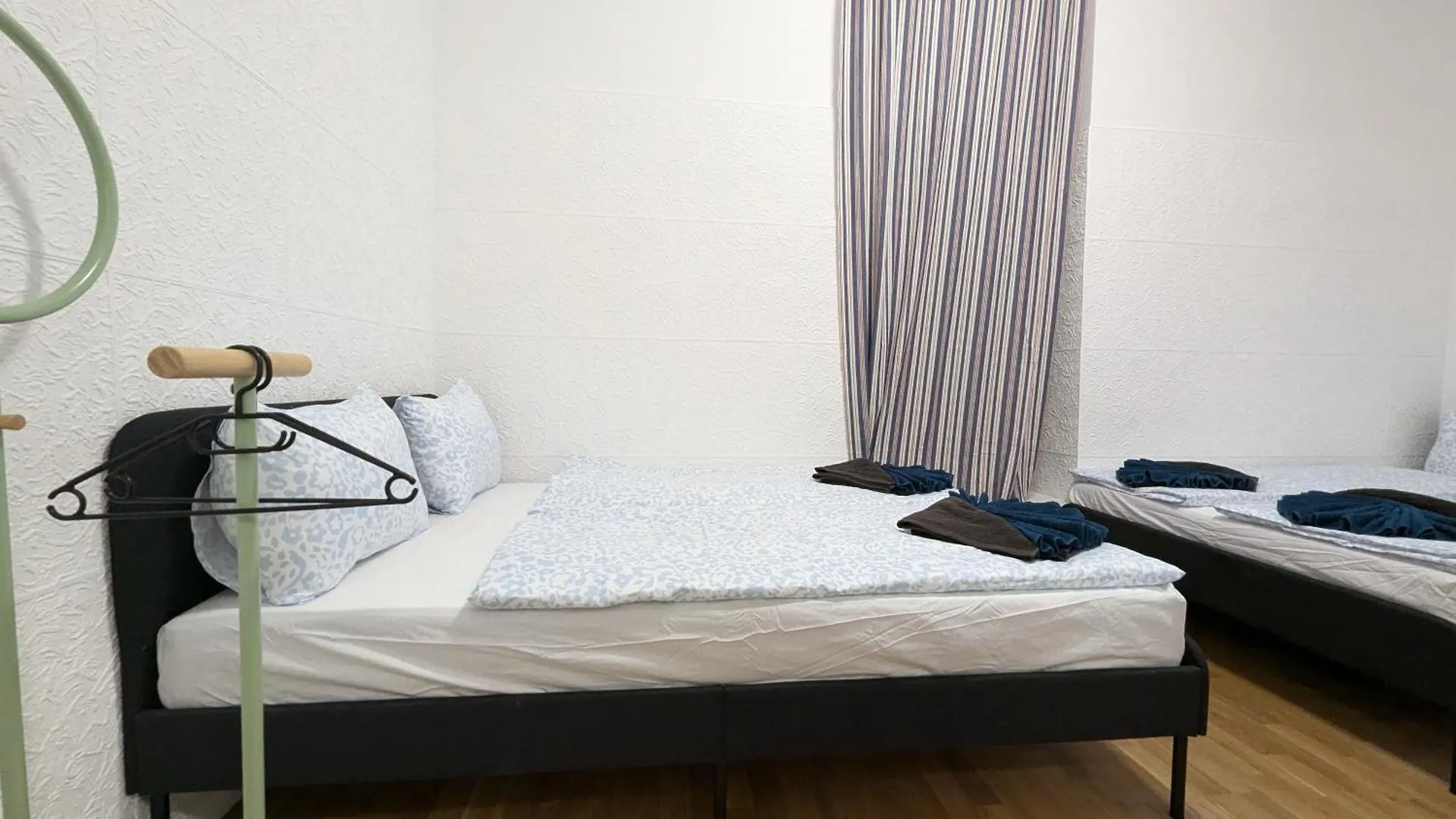 Spacious Apartment In A Lively Area Vienna