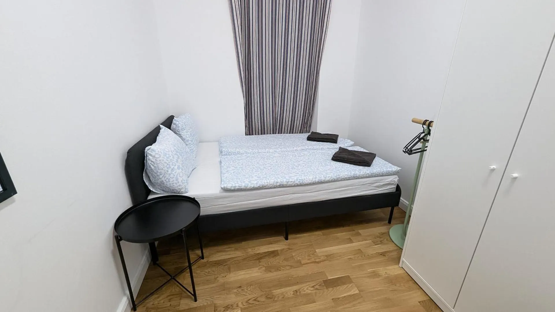Spacious Apartment In A Lively Area Vienna
